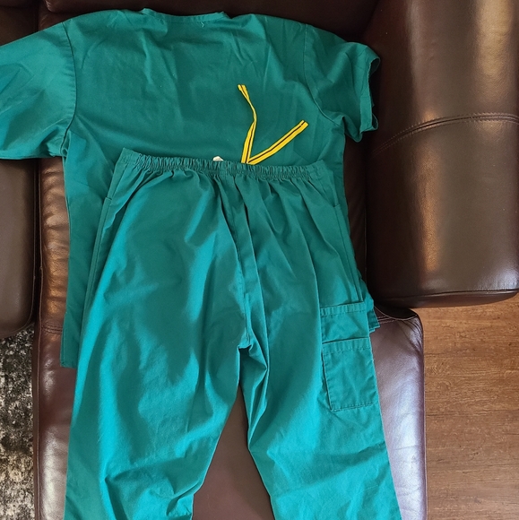 Women's scrubs size medium 4 pair - Picture 5 of 8